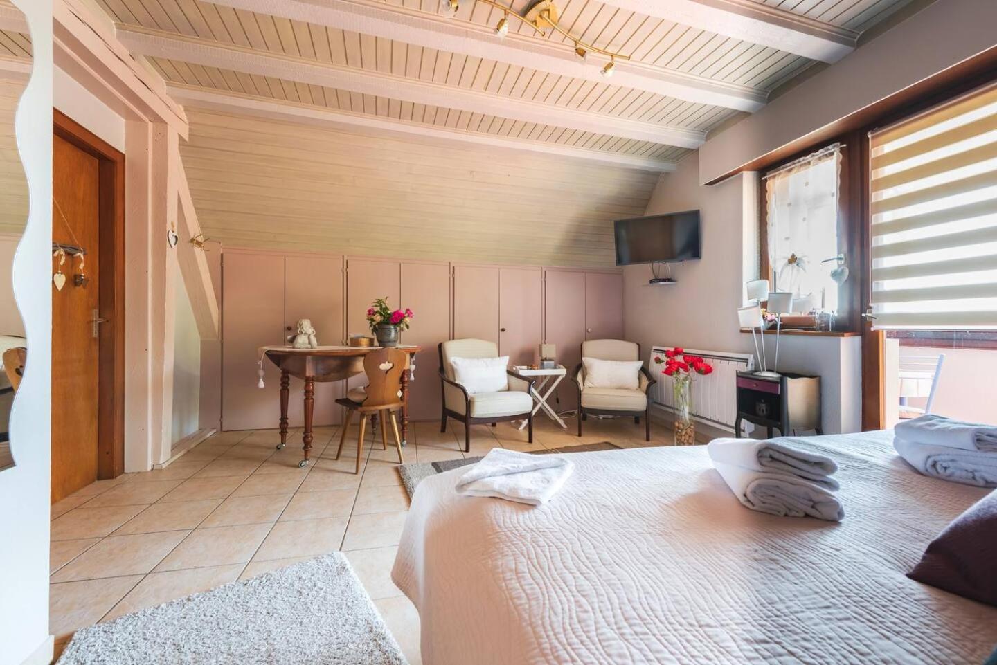 Chambre Du Vigneron - Domaine Leon Bleesz Reichsfeld エクステリア 写真